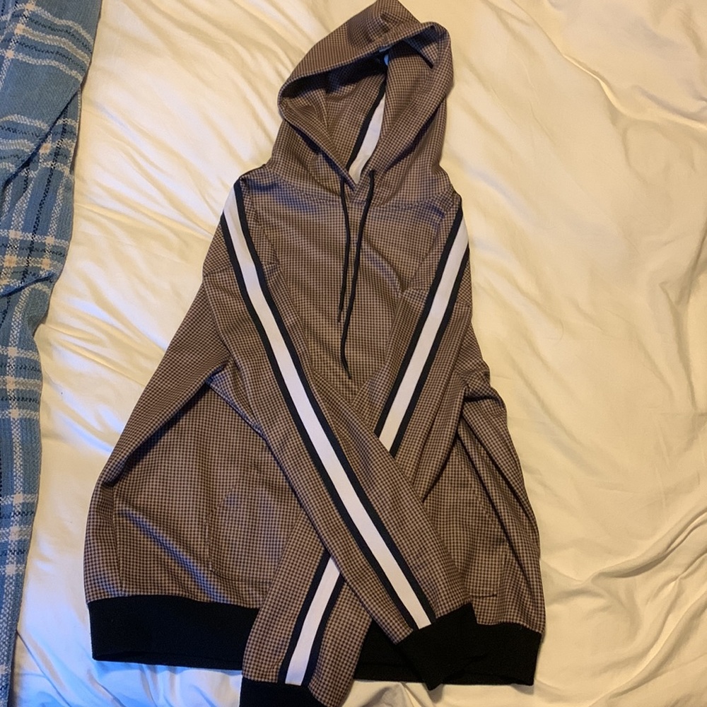 Urban Outfitters Hoodie Size Medium - Picture 3 of 4